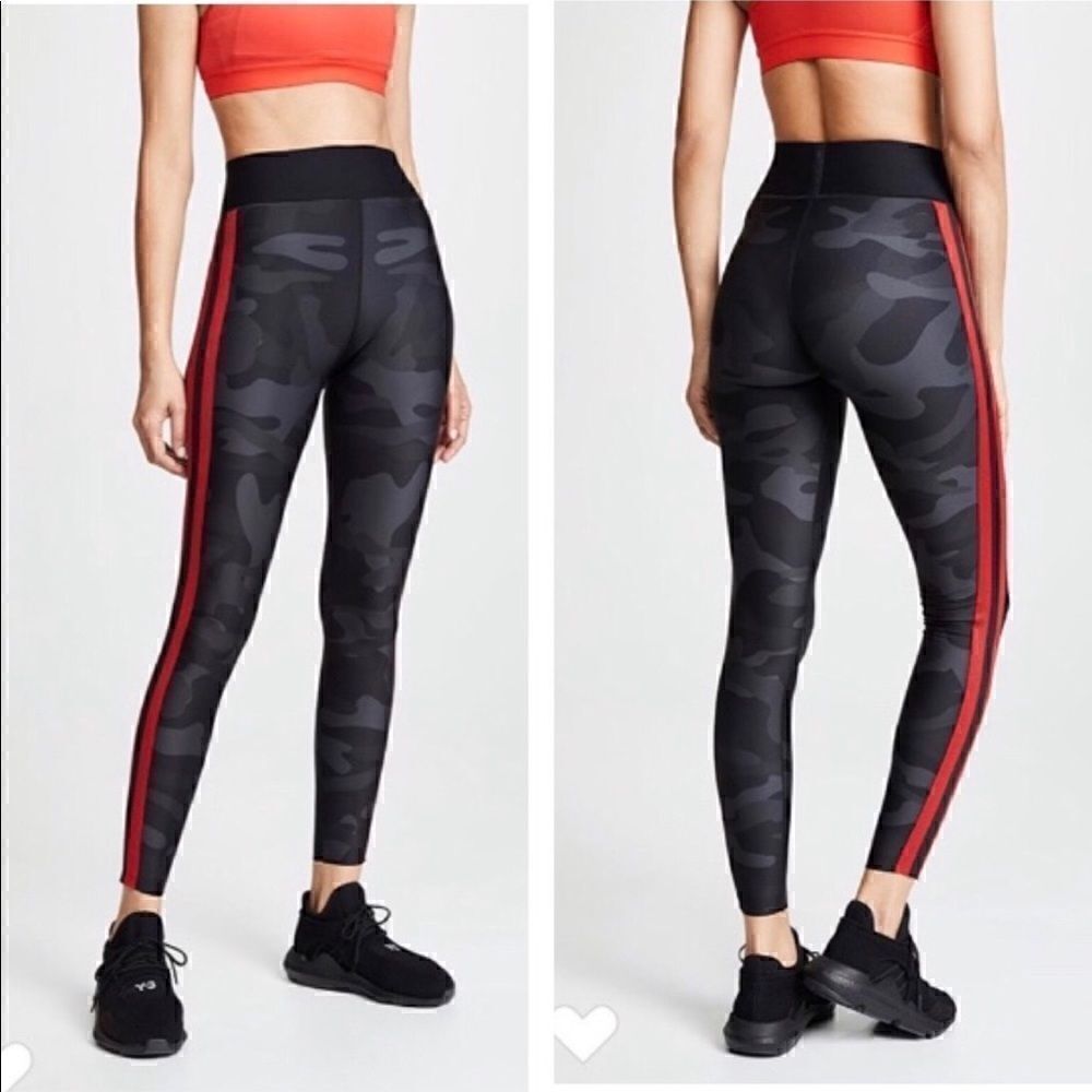 Nwot Ultracor Camo collegiate leggings size small